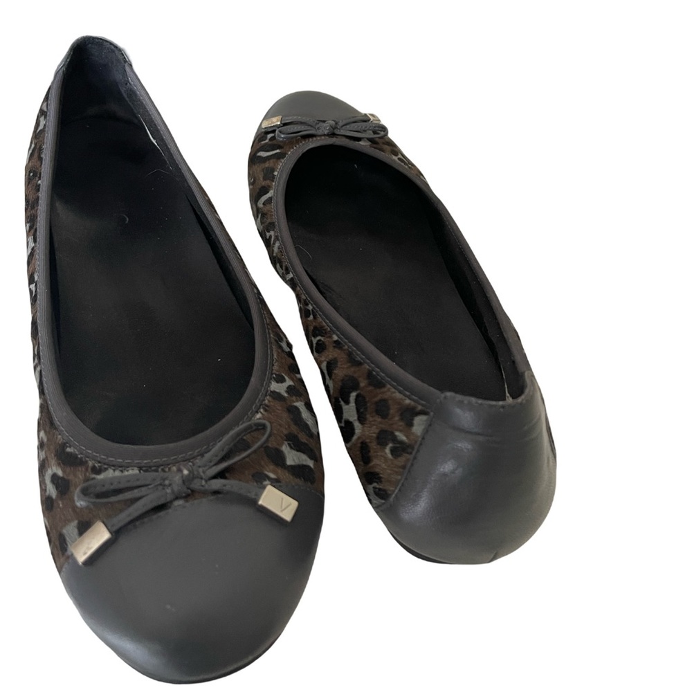 Vionic animal print cap-toe flats